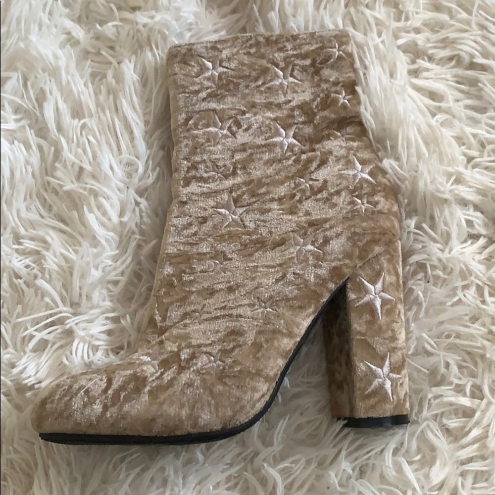 Heels - Picture 2 of 2